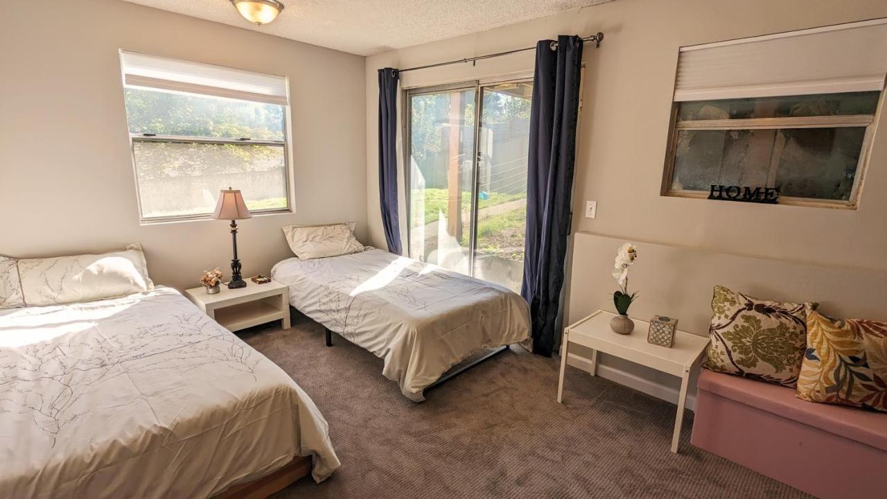 Private Guest Suite In West Bellevue Home Εξωτερικό φωτογραφία